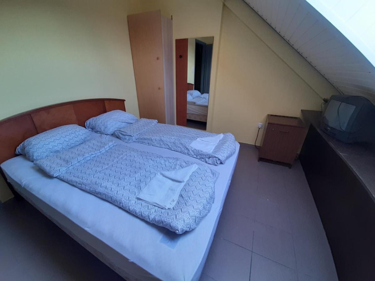 Retro Hotel Merid Zamárdi Εξωτερικό φωτογραφία