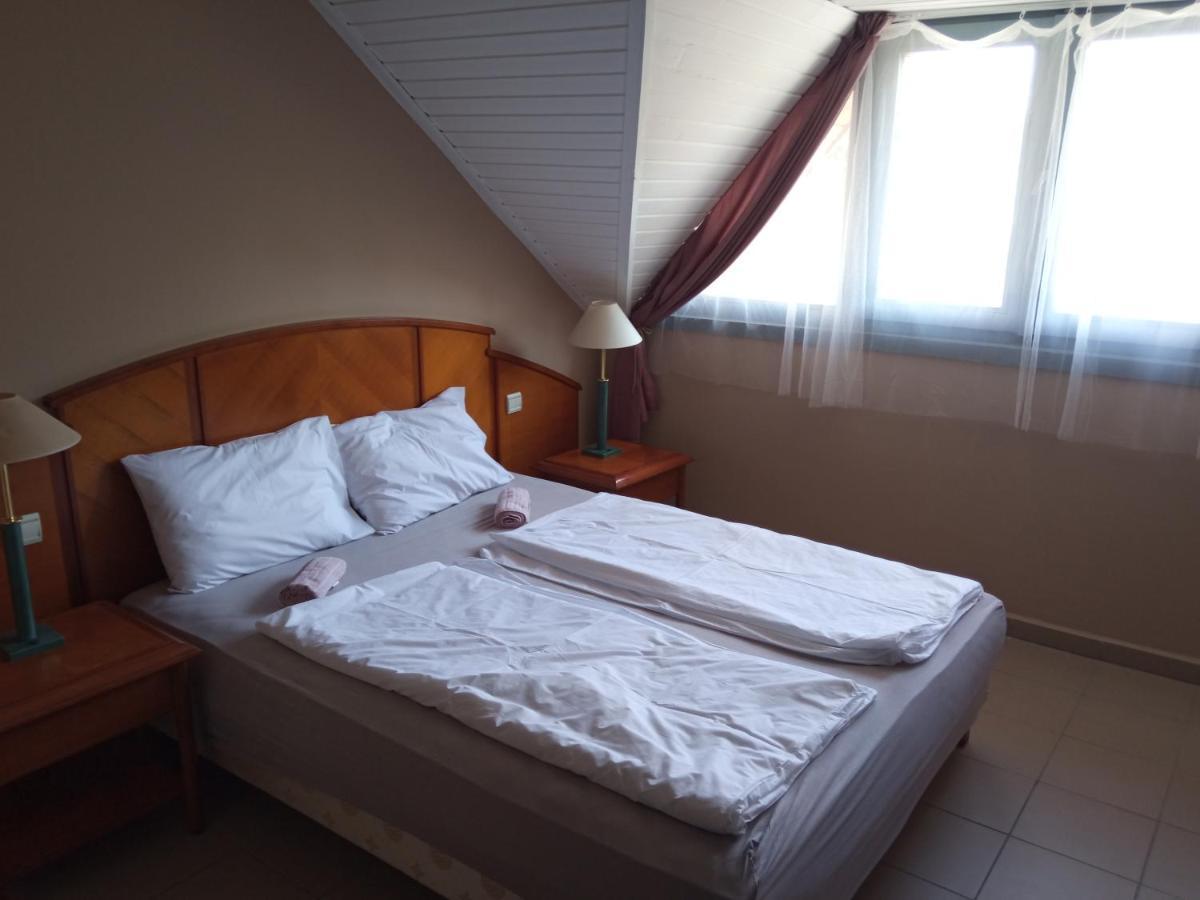 Retro Hotel Merid Zamárdi Εξωτερικό φωτογραφία