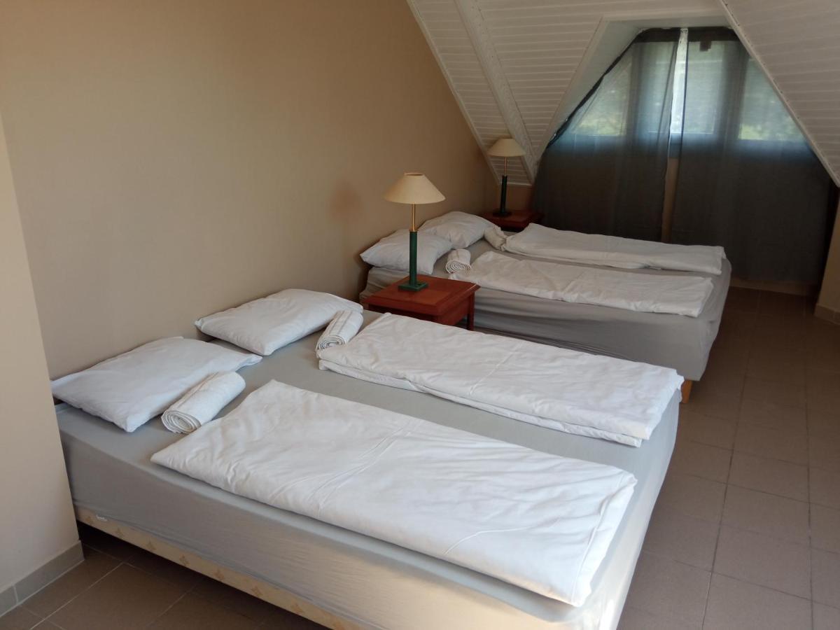 Retro Hotel Merid Zamárdi Εξωτερικό φωτογραφία