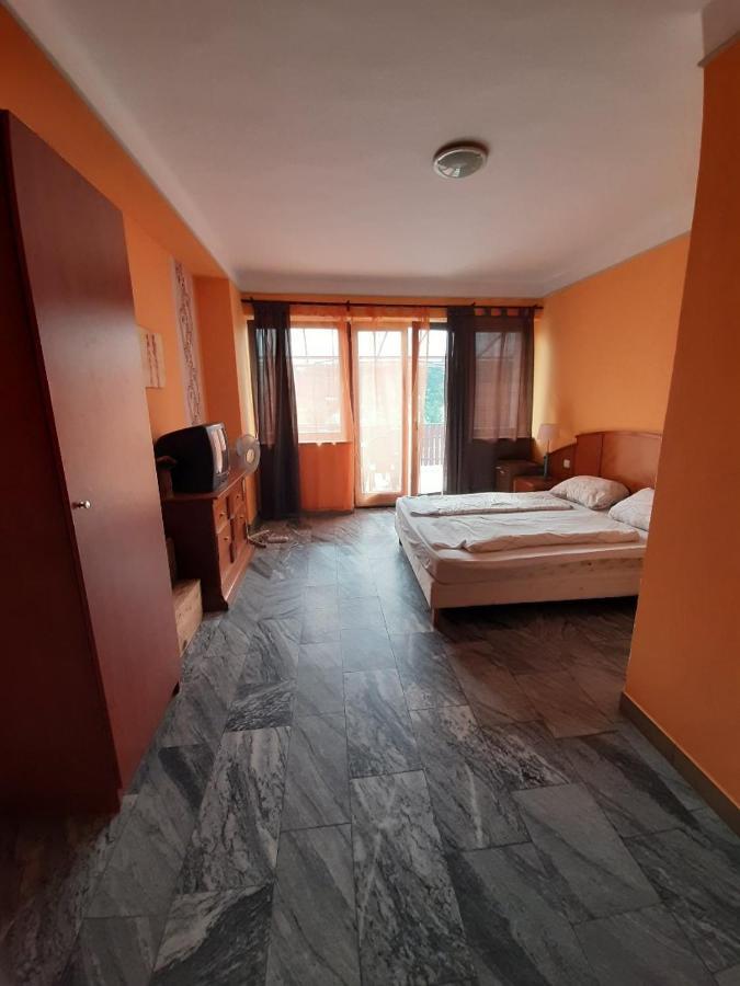 Retro Hotel Merid Zamárdi Εξωτερικό φωτογραφία